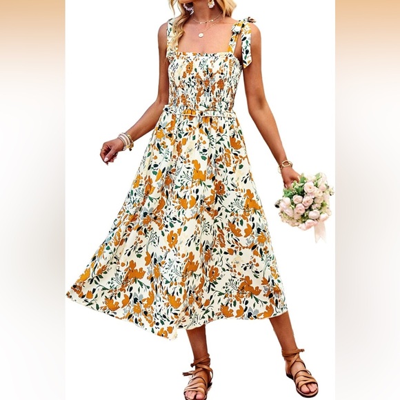 Dresses & Skirts - Floral Midi Dress